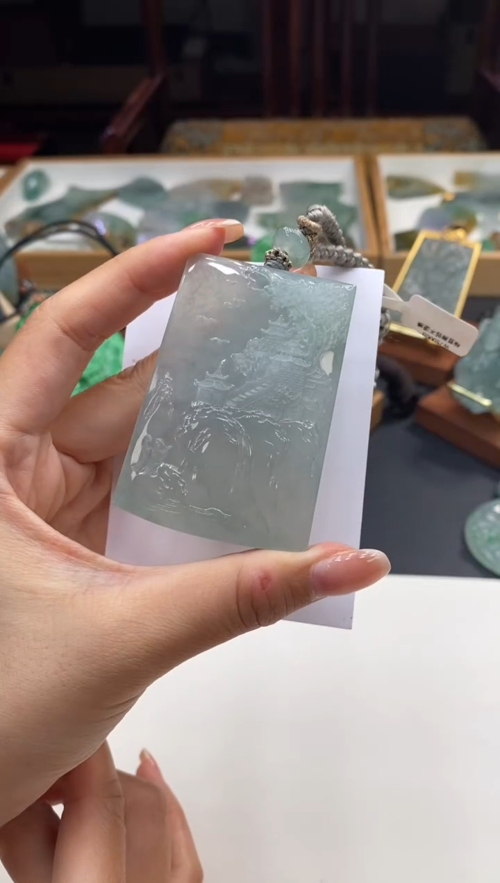 颈饰未镶嵌翡翠山水