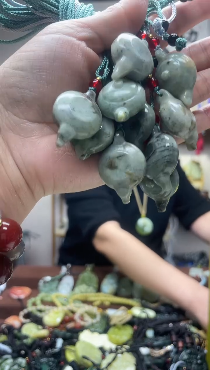 未镶嵌岫玉吊坠多样性发货拍一发一