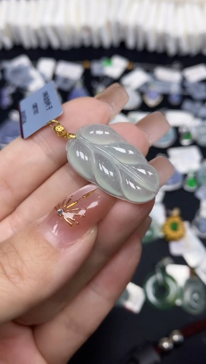 吊坠(不含链)18K金镶嵌翡翠叶子18K金扣镶嵌@@CMT767