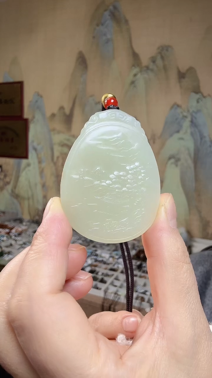 颈饰未镶嵌和田玉.