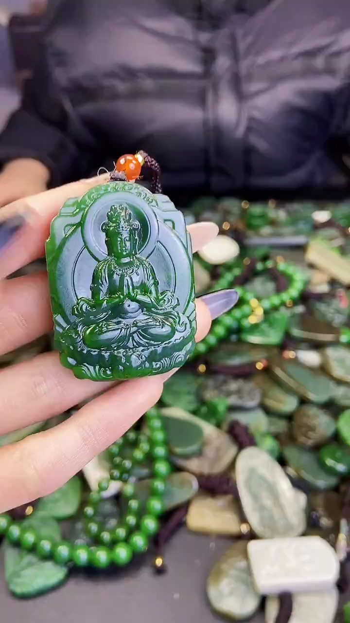 颈饰未镶嵌和田玉1