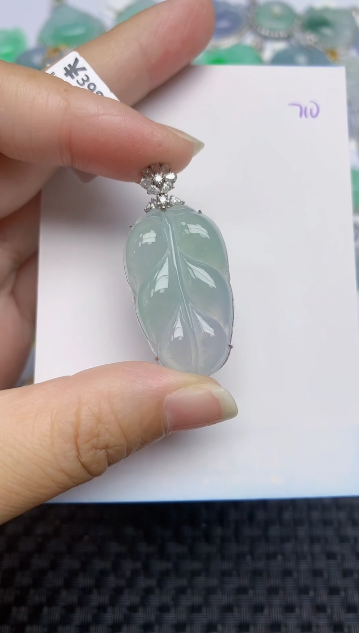 翡翠18K金镶嵌颈饰天然A货翡翠 