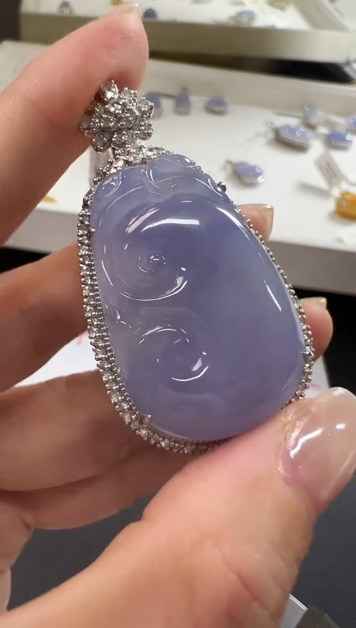 颈饰18K金镶嵌翡翠KLHL1128-001