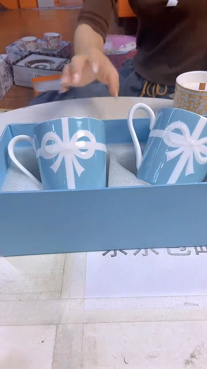 杯鸿辉家品牌瓷器，京东包邮！