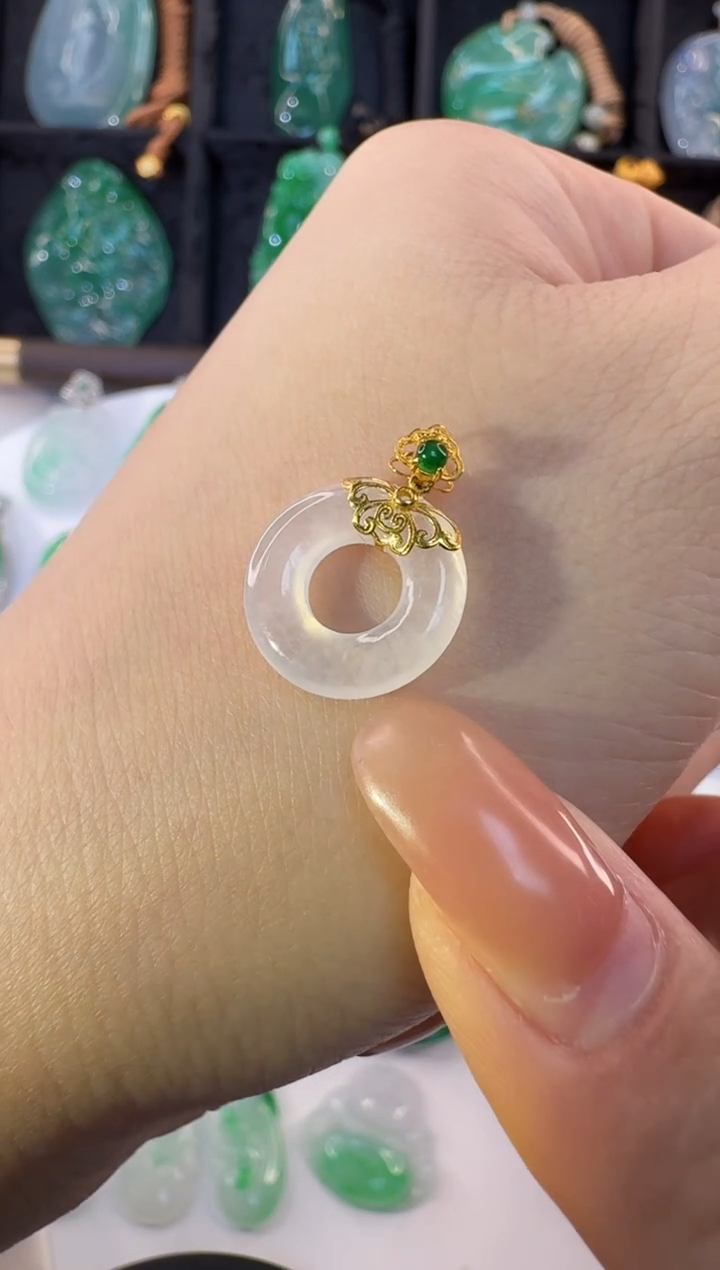 颈饰18K金镶嵌翡翠缅甸A货翡翠