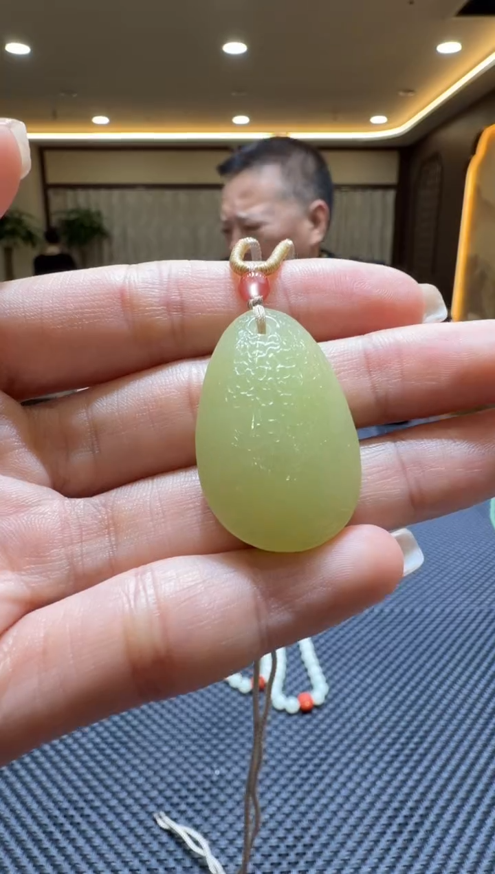 颈饰未镶嵌和田玉挂件