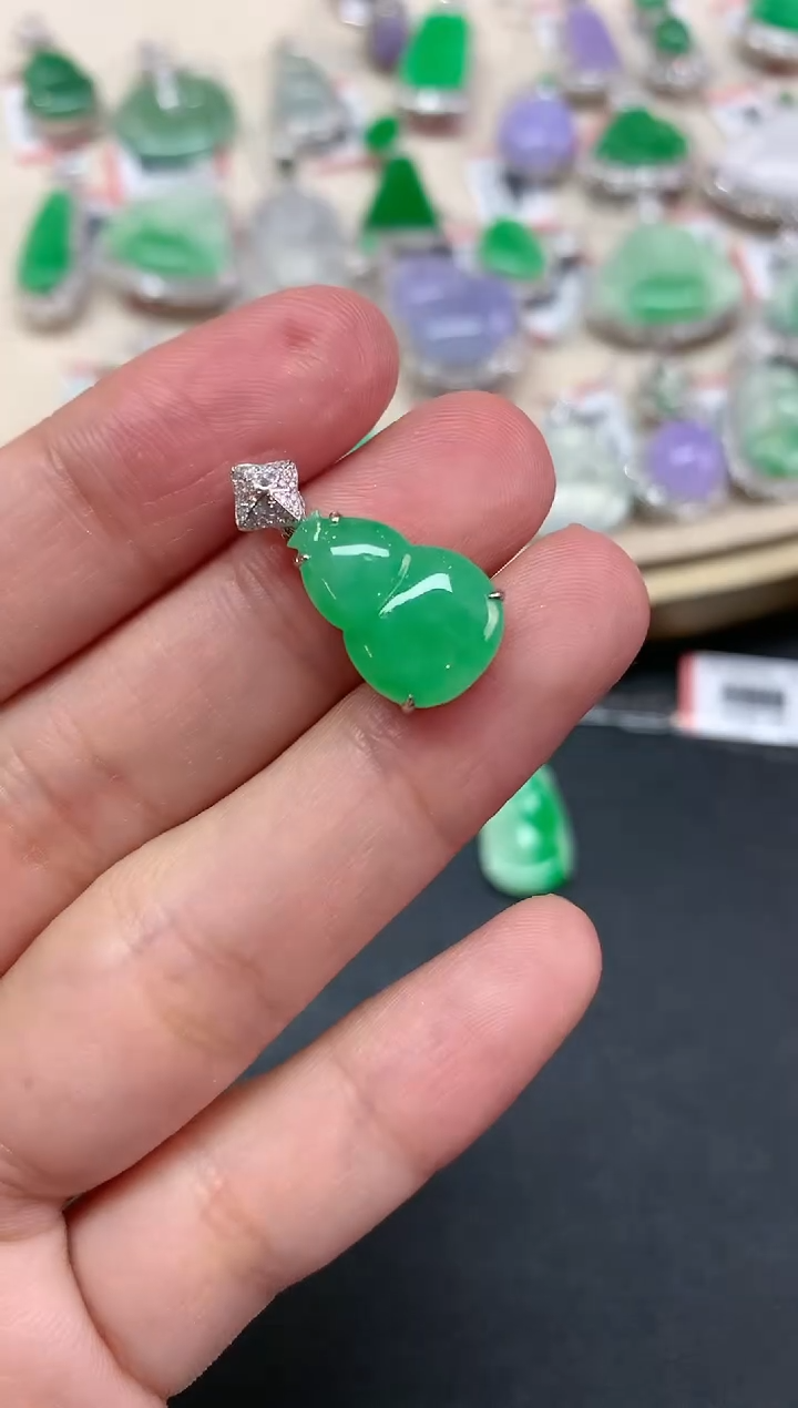【闪购商品】翡翠吊坠(不含链)18K金镶嵌W28|5980