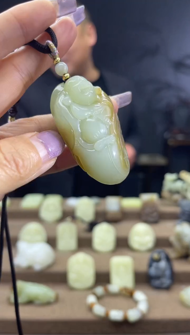 颈饰未镶嵌和田玉1