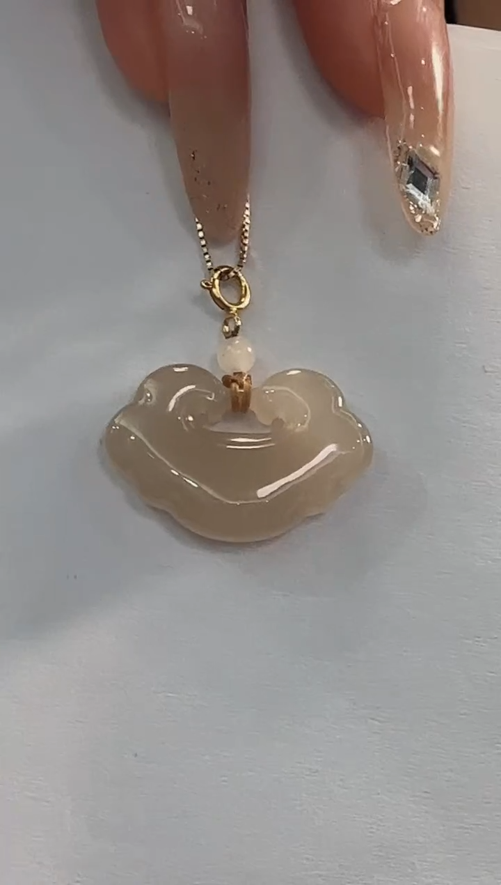 【闪购商品】和田玉颈饰18K金镶嵌【闪购商品】和田玉 颈饰 18K金镶嵌