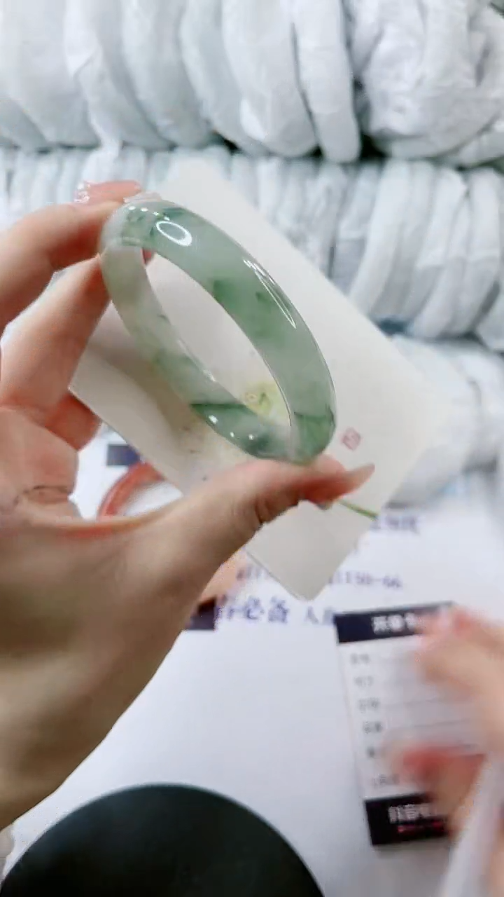 【闪购商品】石英质玉手镯未镶嵌0028560325-多样性发货