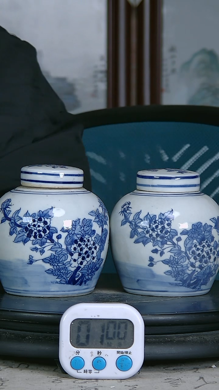 陶一**光青花精绘花卉图罐一对