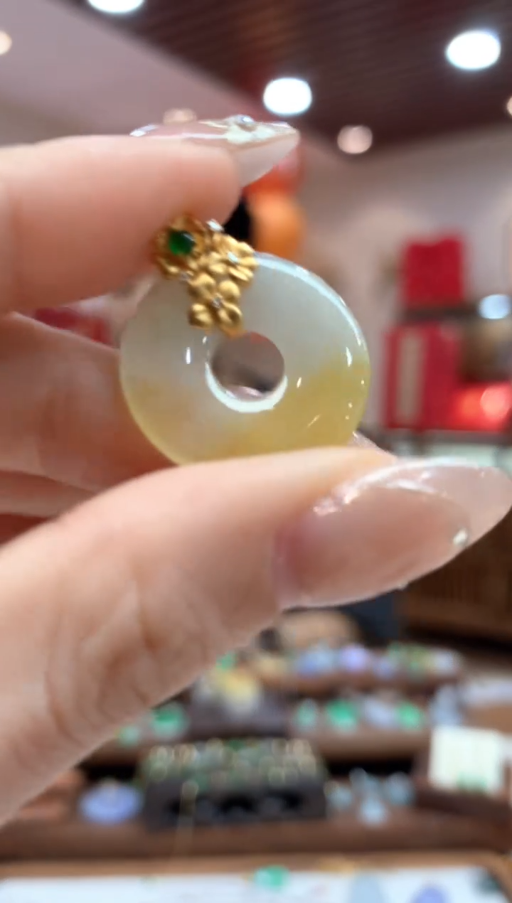 【闪购商品】翡翠吊坠(不含链)18K金镶嵌甜甜圈