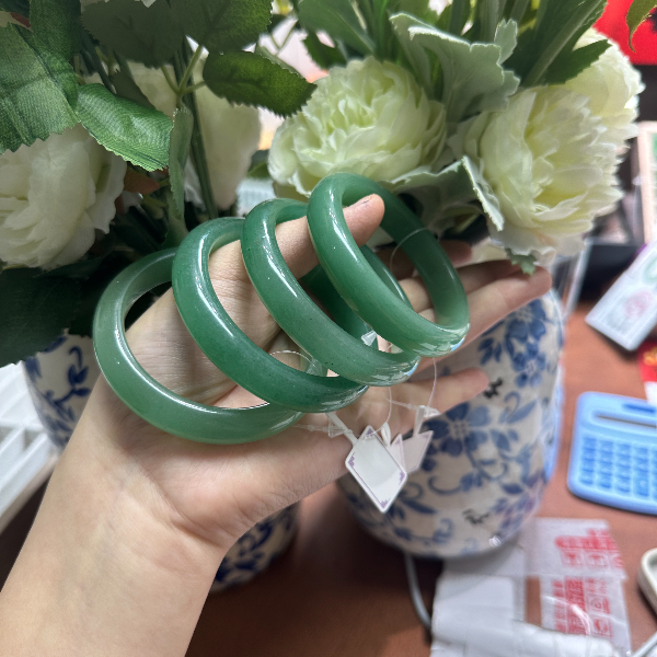 “菠菜绿”老料天然东陵玉晴水色大气淑女仙女气质（多样性发其一） 