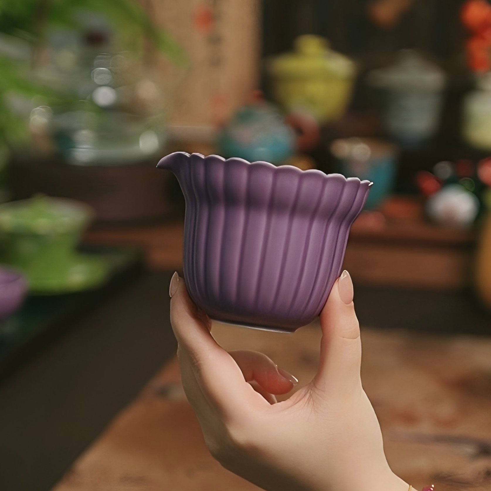 绝绝紫陶瓷茶具菊瓣筋纹花口公道杯