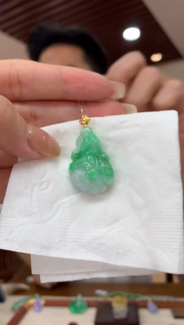 吊坠(不含链)18K金镶嵌翡翠白菜