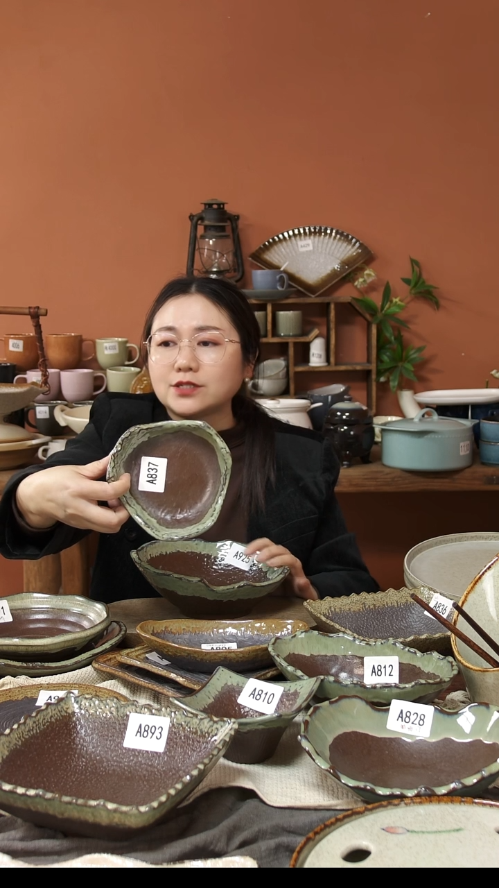 陶瓷A837 一只异形红泥碗微瑕14.5*4.5