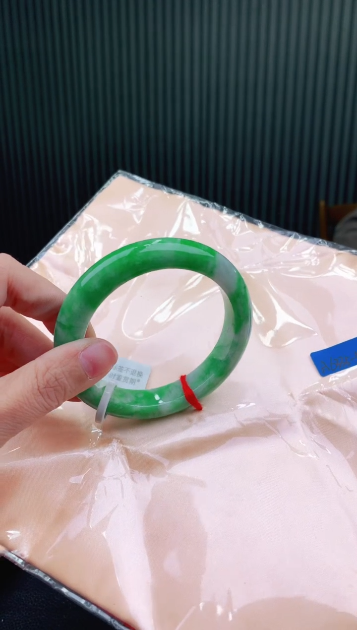 未镶嵌手镯翡翠58+