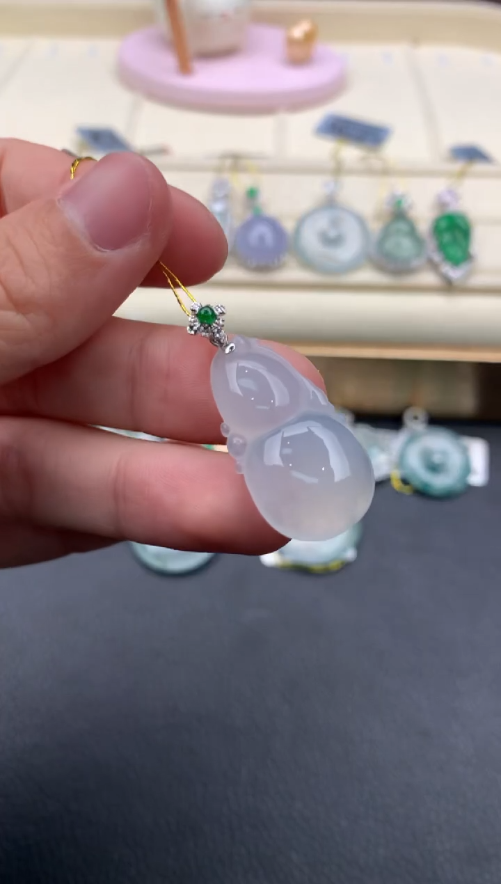 【闪购商品】翡翠颈饰18K金镶嵌W13     