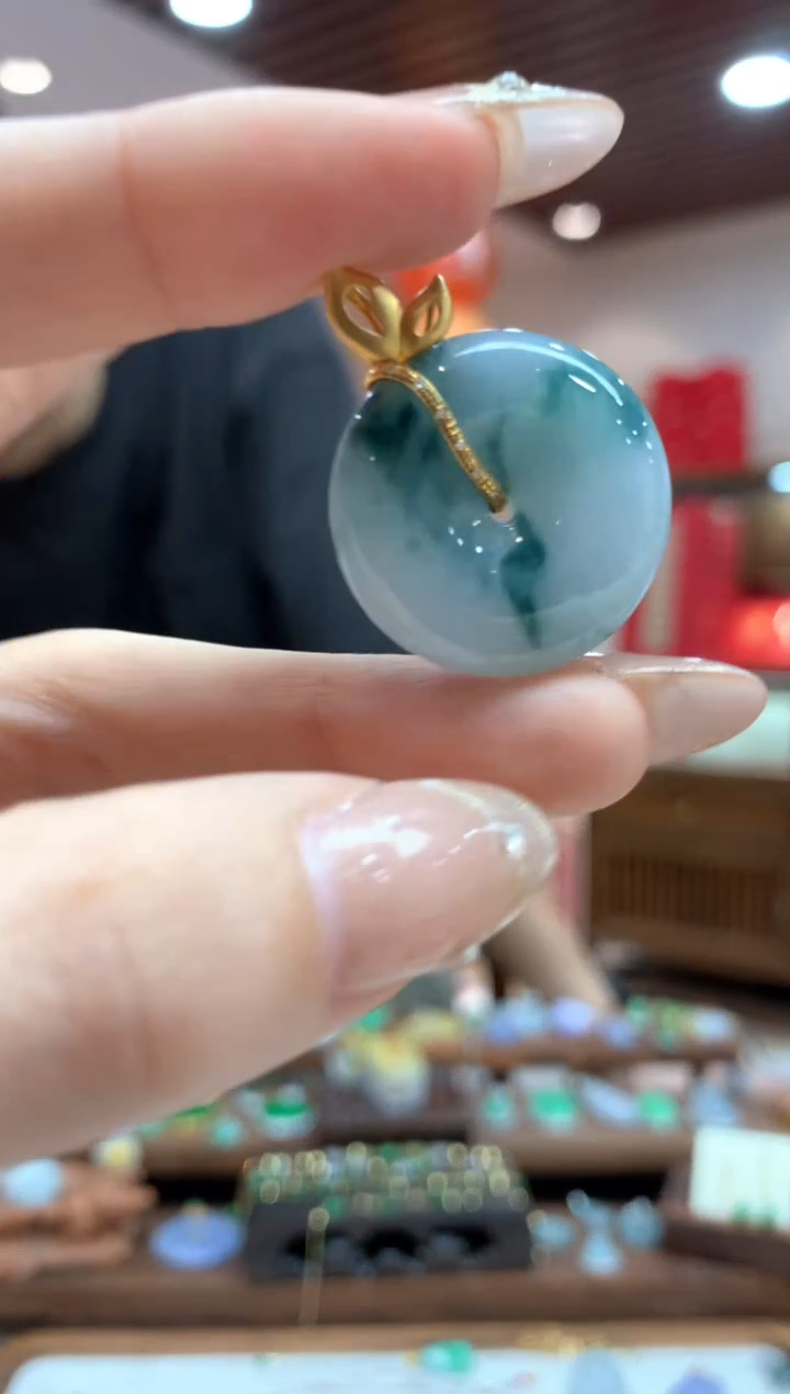 【闪购商品】翡翠吊坠(不含链)18K金镶嵌平安扣