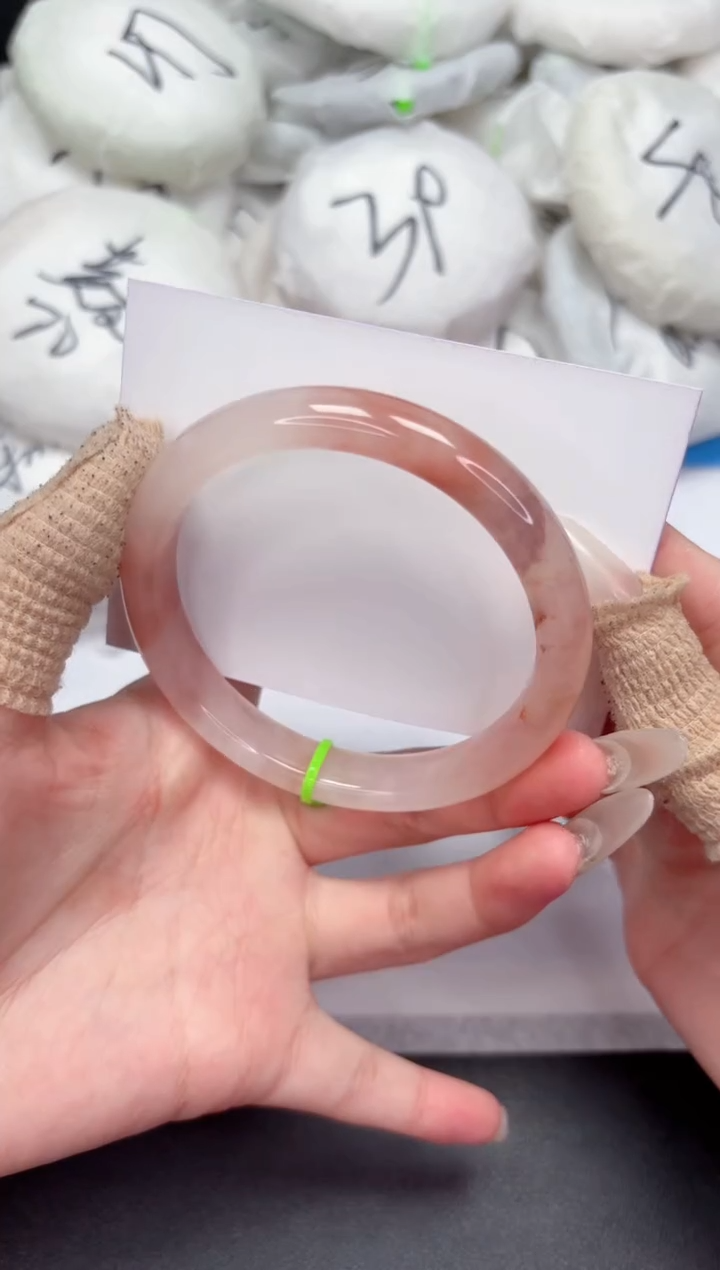 【闪购商品】石英质玉手镯未镶嵌192-61