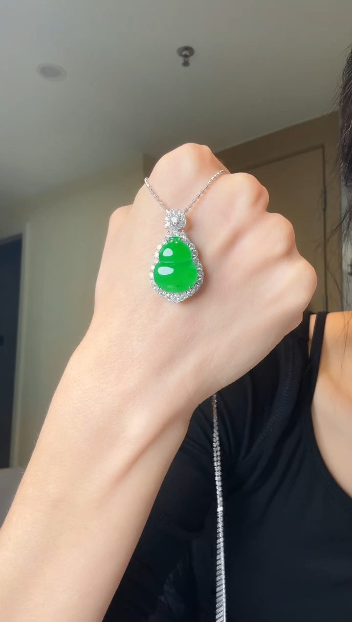 【闪购商品】翡翠吊坠(不含链)银S925镶嵌天然翡翠吊坠