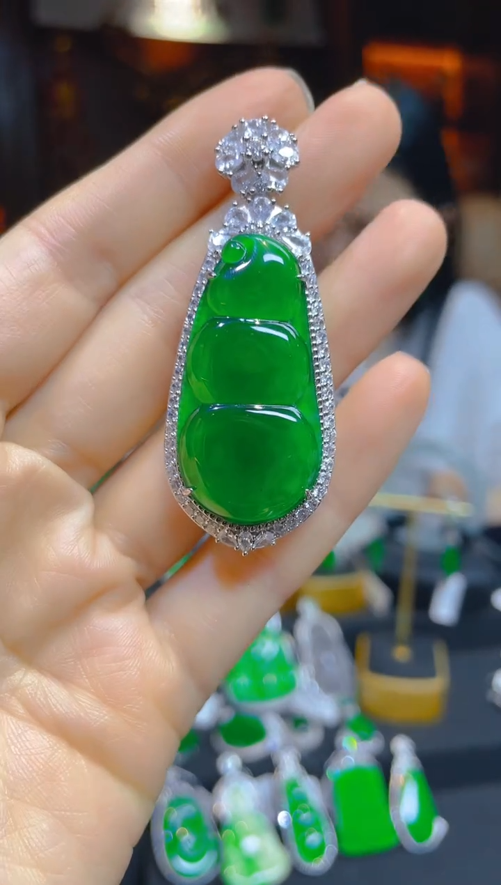 【闪购商品】翡翠颈饰银S925镶嵌121998天然A货翡翠豆子