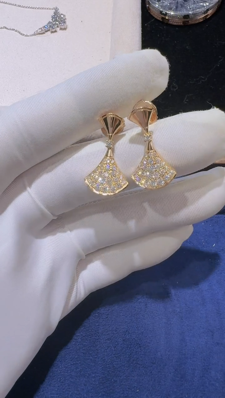 【闪购商品】钻石耳饰18K金镶嵌耳环