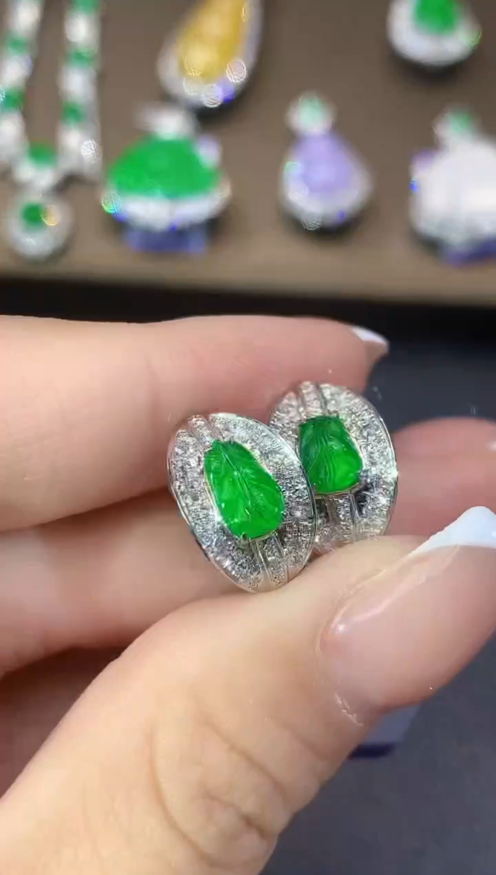 18K金镶嵌翡翠耳饰a69