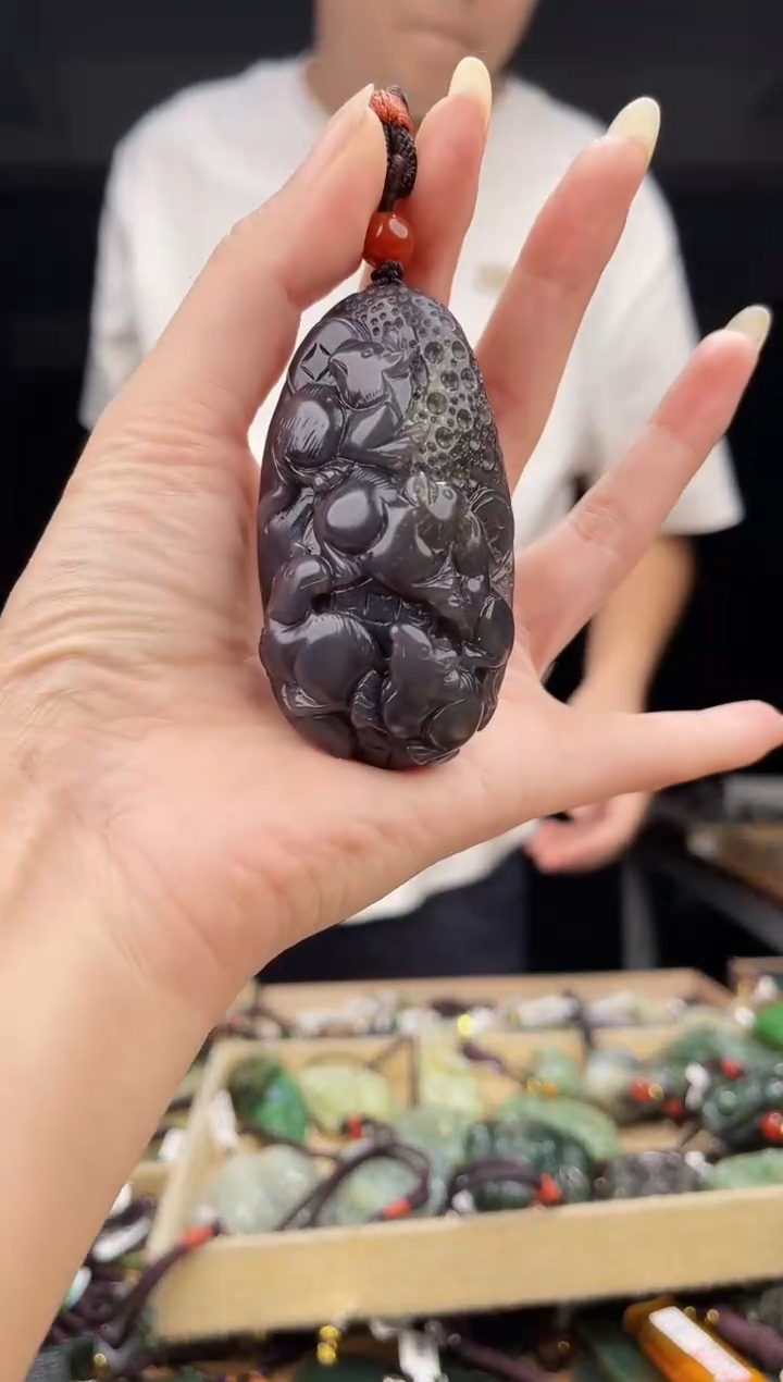 颈饰未镶嵌和田玉1