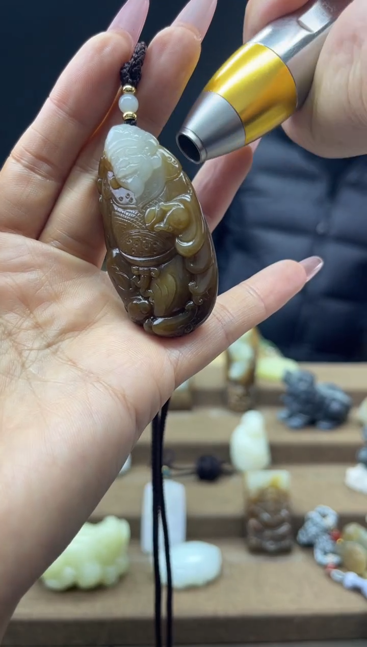 颈饰未镶嵌和田玉1