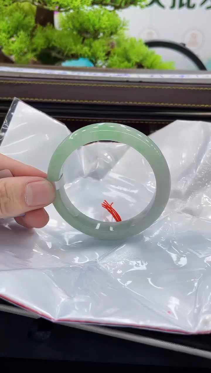 【闪购商品】翡翠手镯未镶嵌手镯