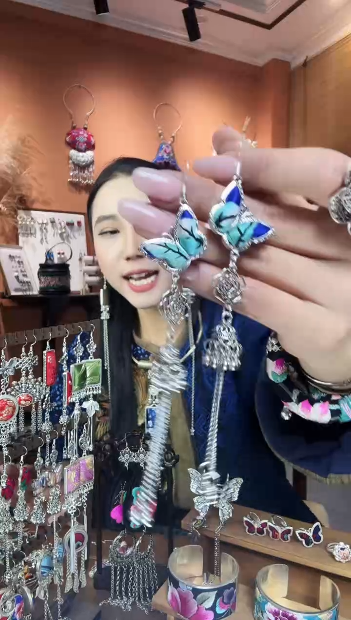 【闪购商品】刺绣纯手工民族风耳环