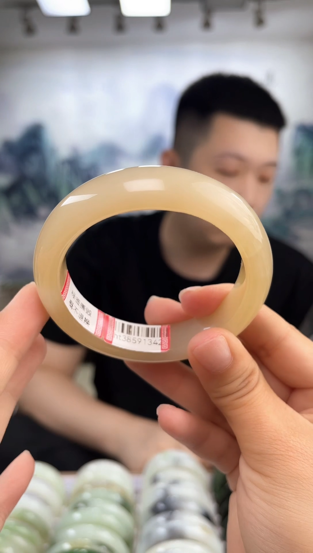 和田玉手镯未镶嵌58圈口仅一只