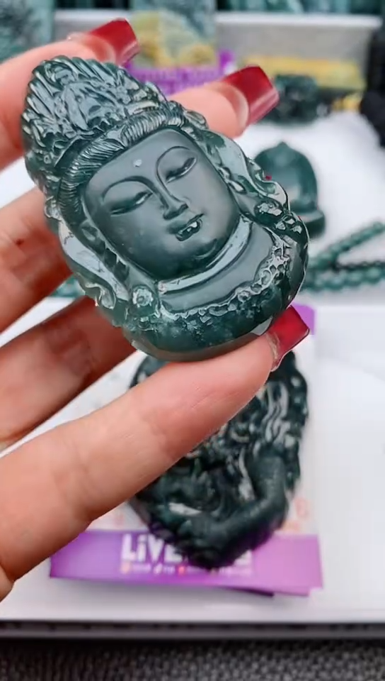 【闪购商品】翡翠颈饰未镶嵌            