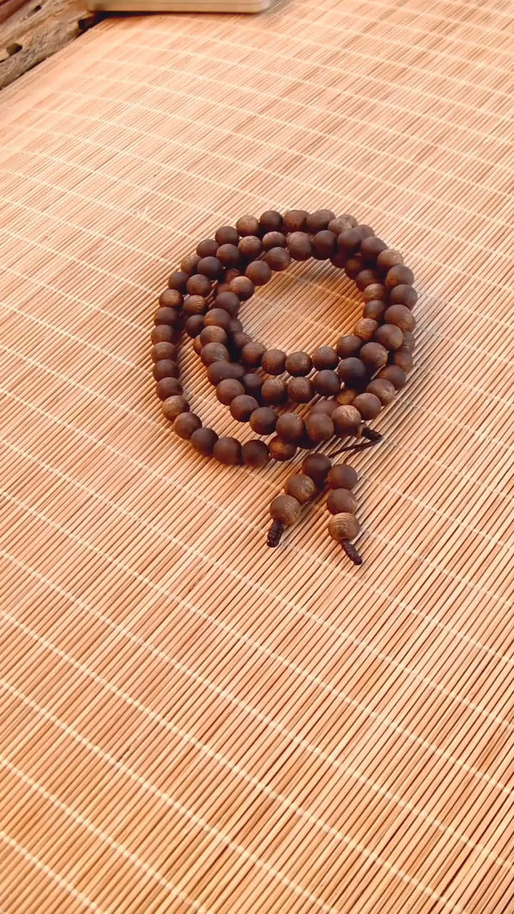 【闪购商品】沉香手串海南莺歌绿奇楠卡8圆珠多圈手串高货