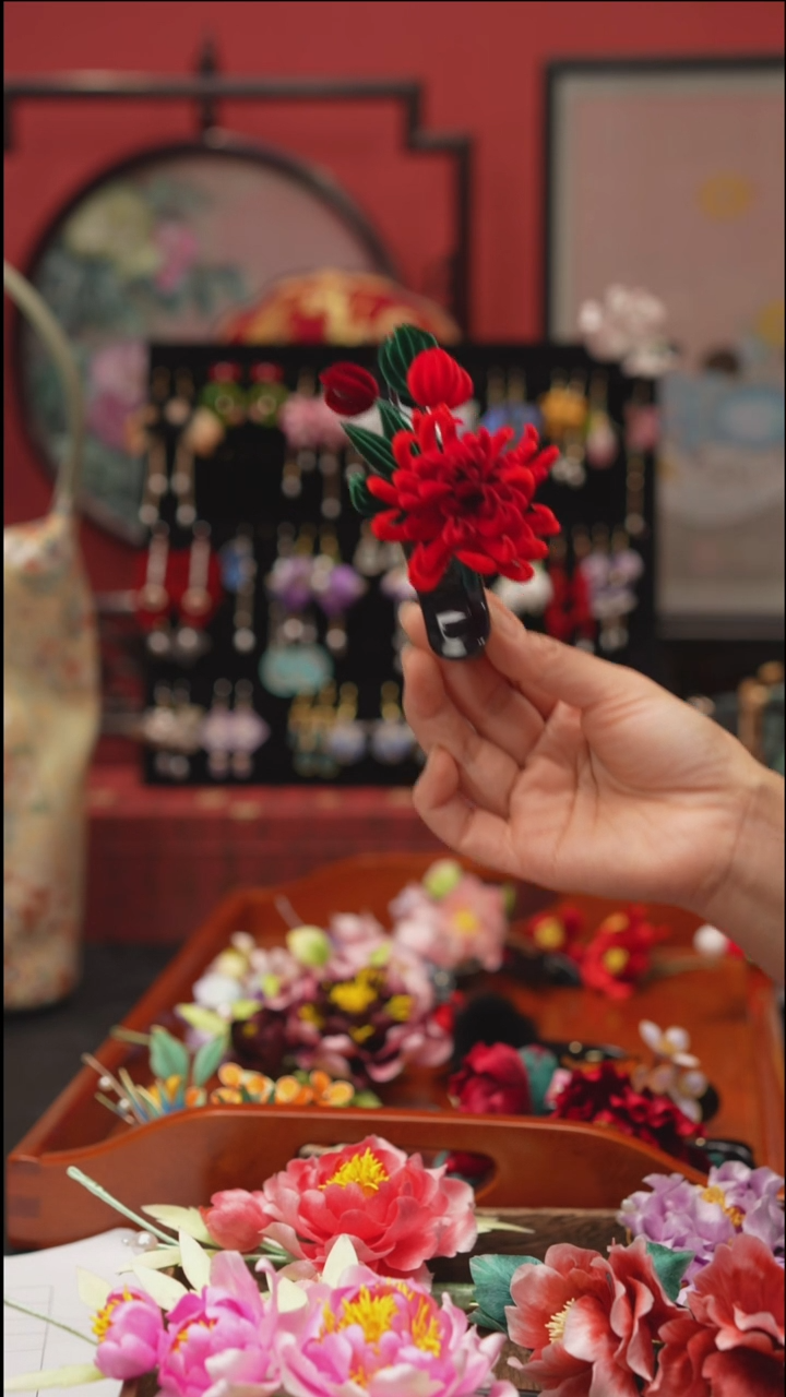 刺绣云*间非遗绒花饰品 