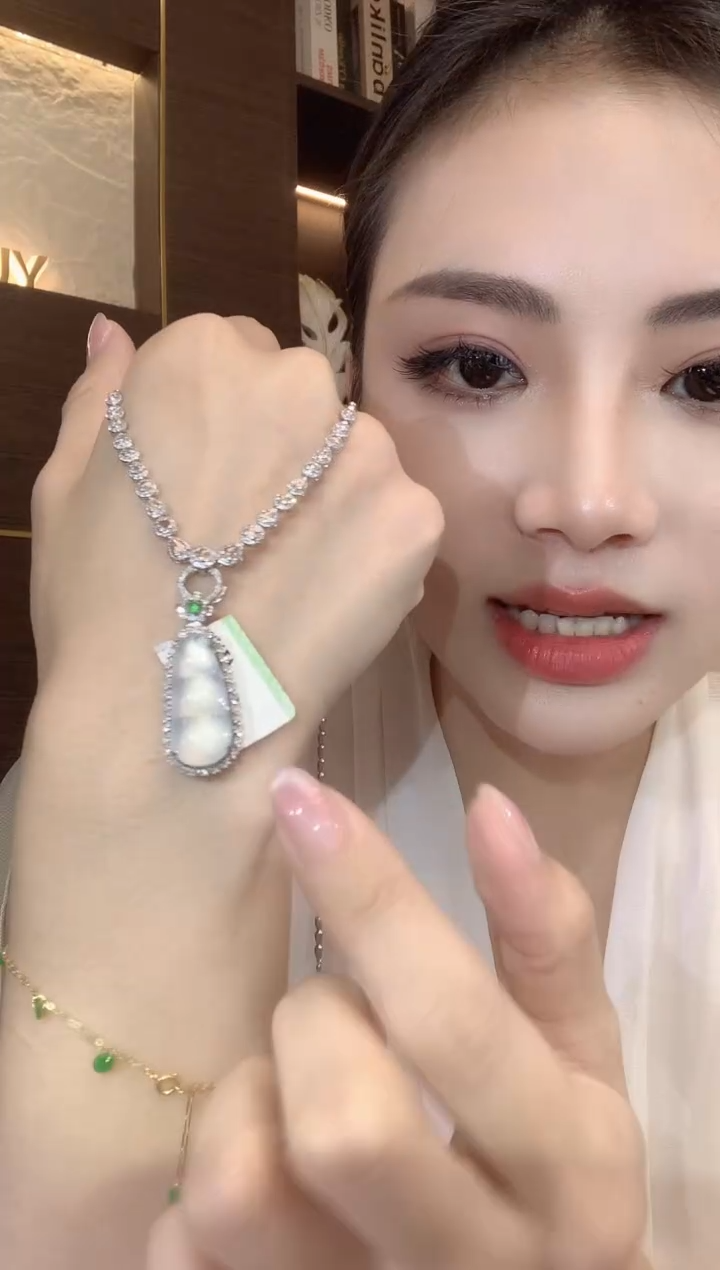 吊坠(不含链)18K金镶嵌翡翠C7