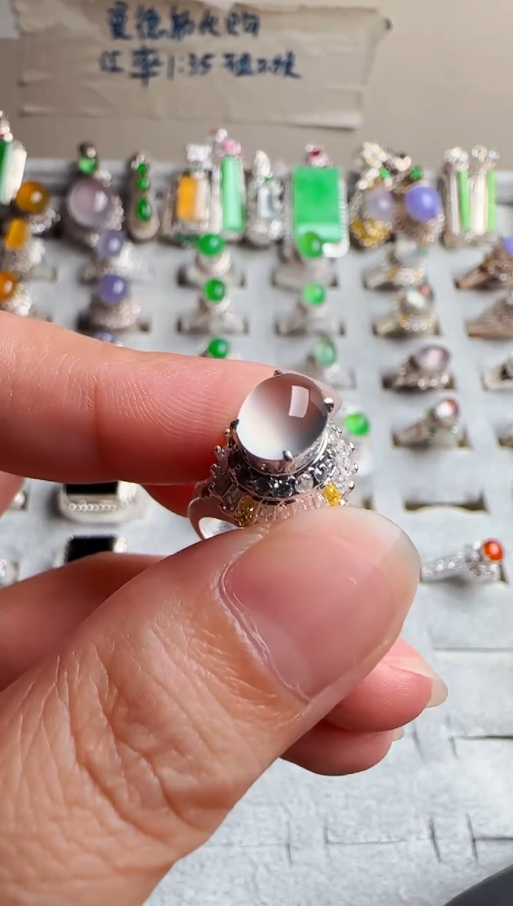 【闪购商品】定制翡翠未镶嵌冰玻种戒面