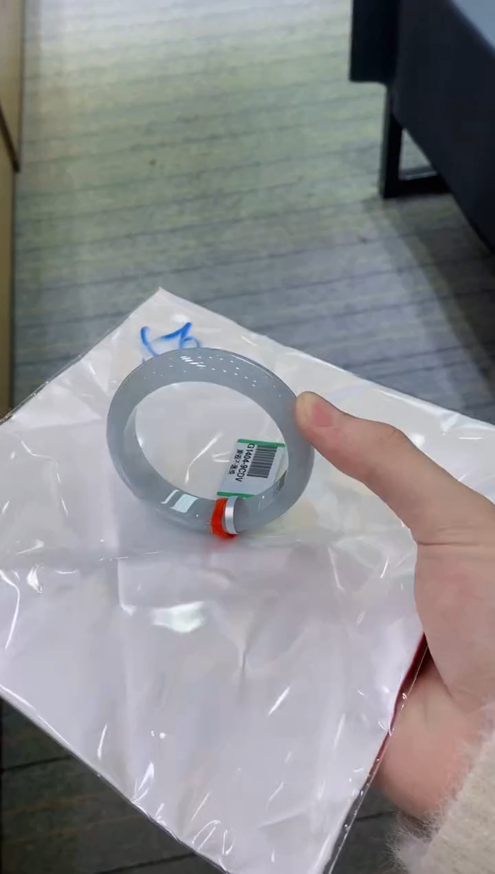 【闪购商品】翡翠手镯未镶嵌               