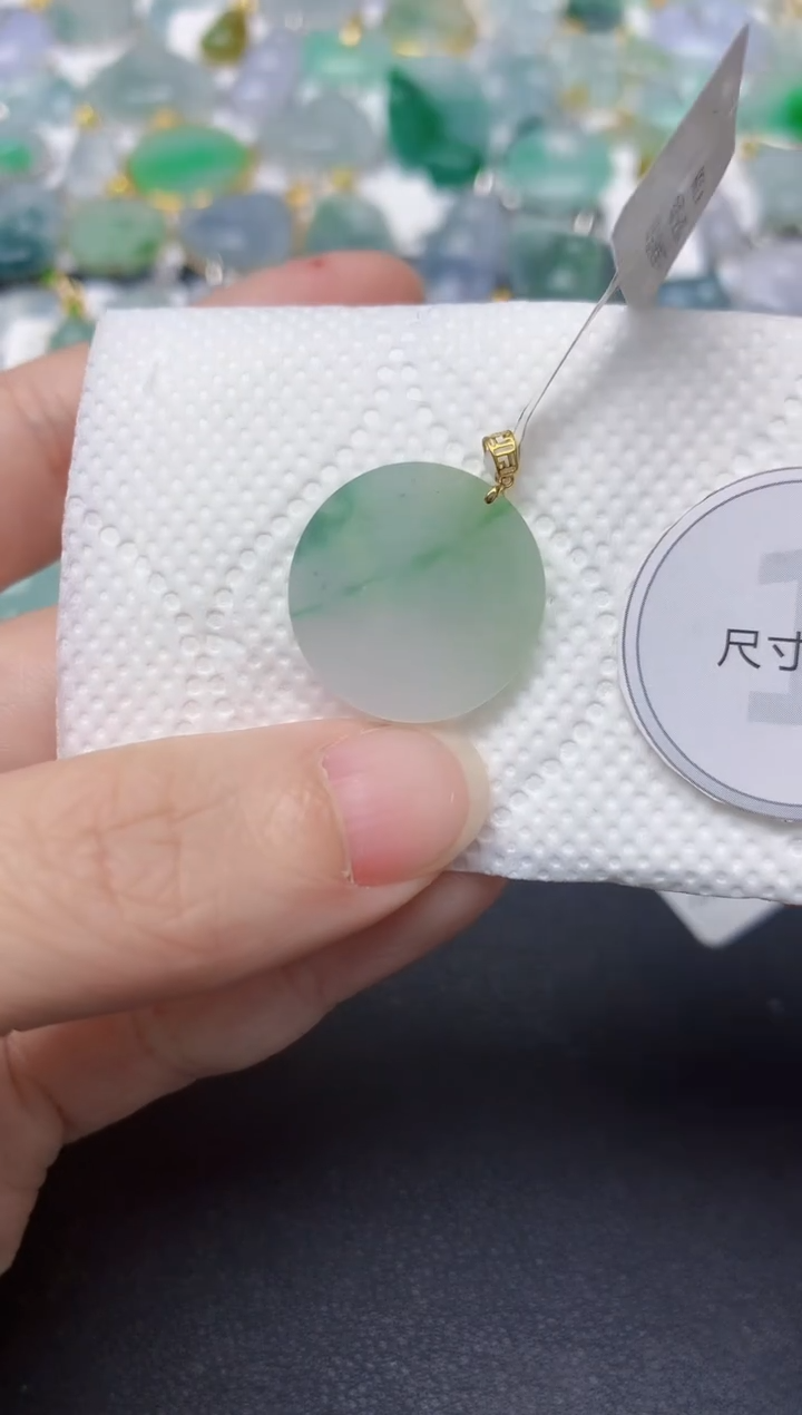 颈饰18K金镶嵌翡翠天然缅甸A货翡翠