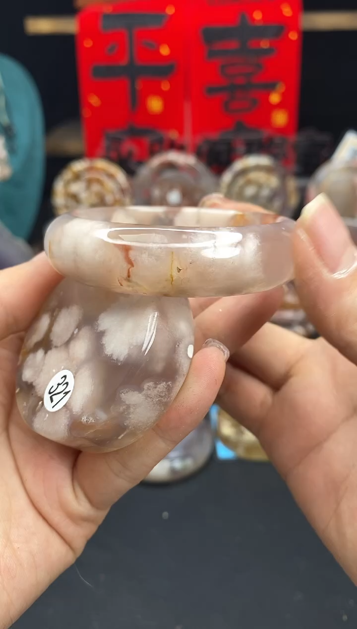 【闪购商品】石英质玉手镯（圆镯）未镶嵌52