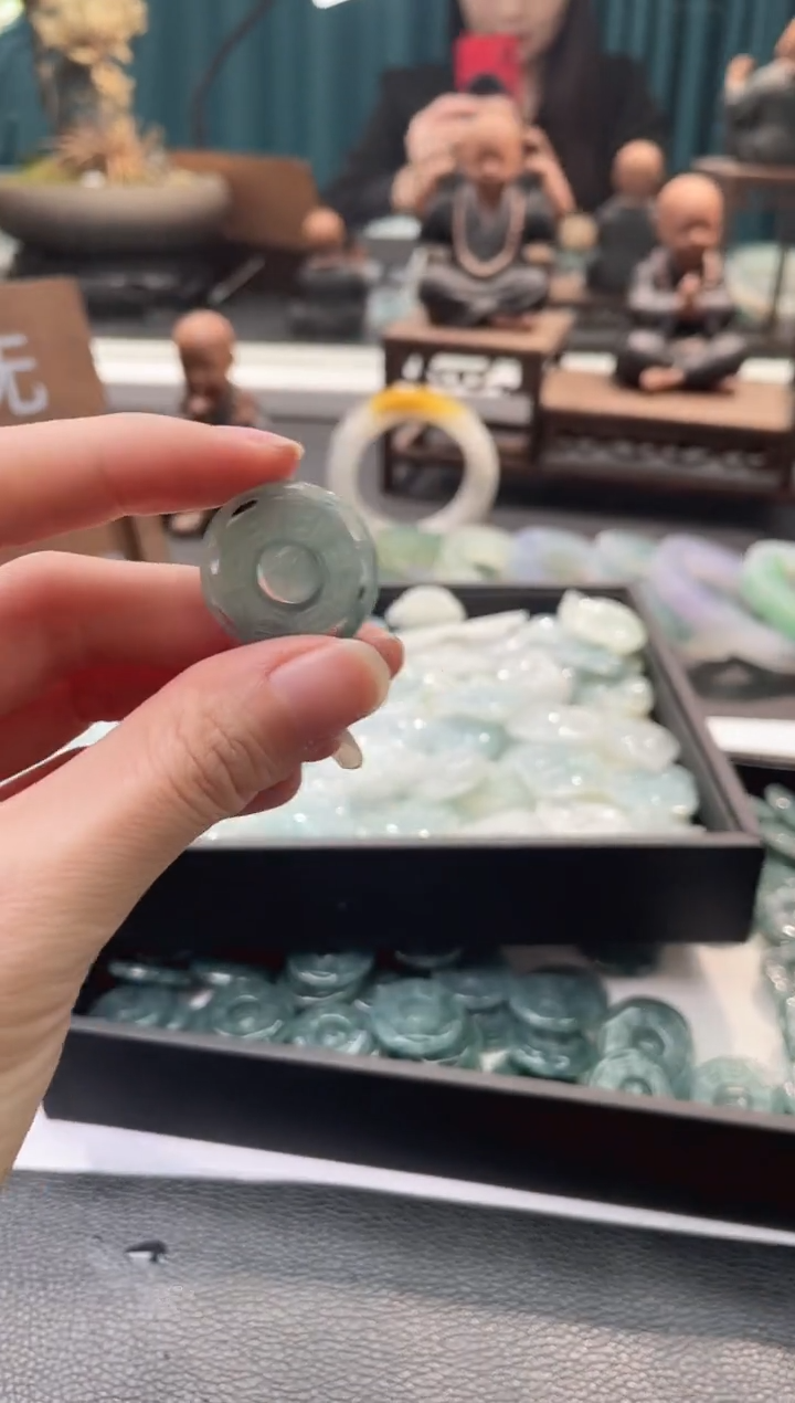 颈饰未镶嵌翡翠危料八卦多样性发一件