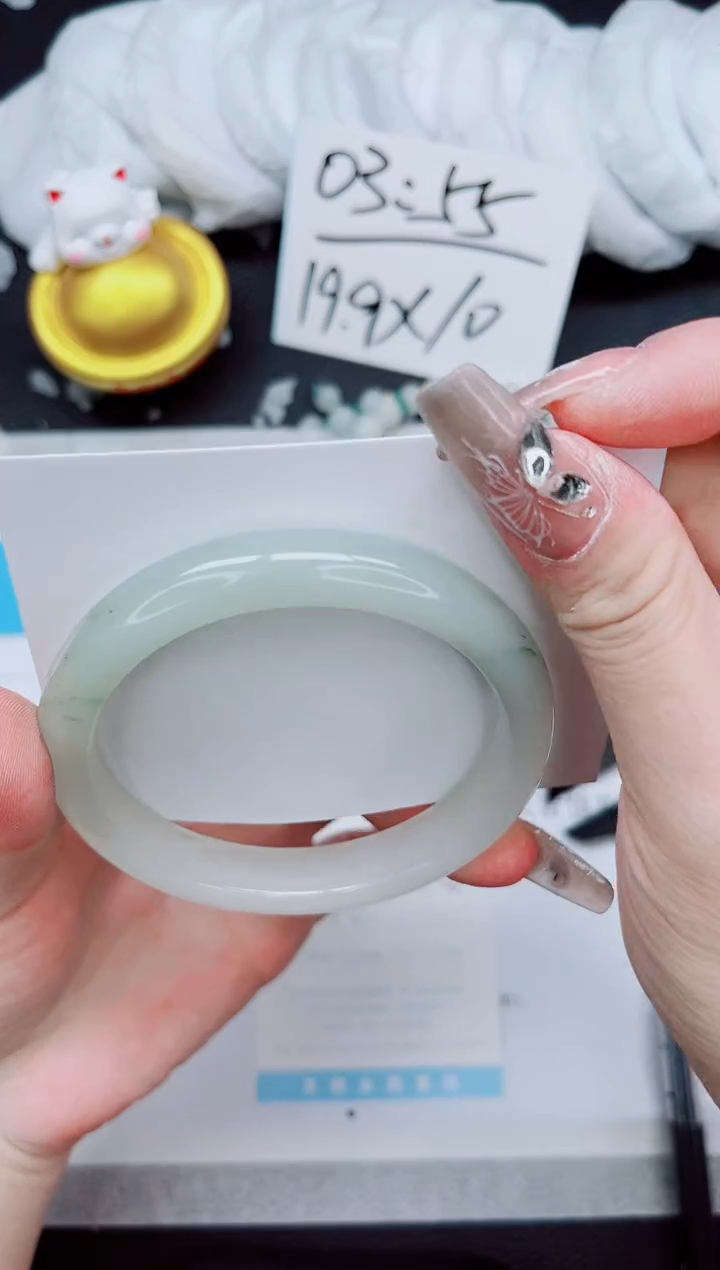 【闪购商品】石英质玉手镯未镶嵌366-60.6