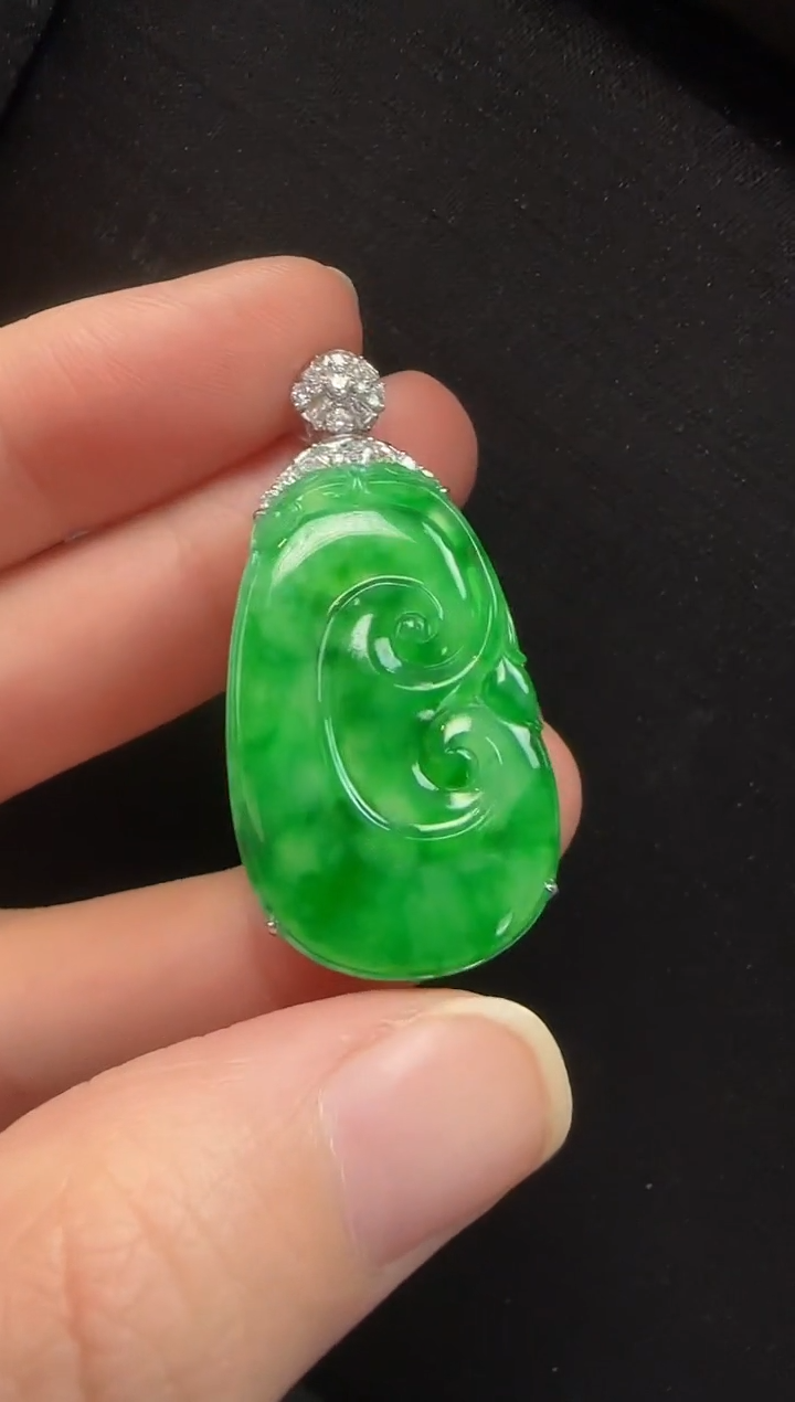 颈饰18K金镶嵌翡翠422如意一个