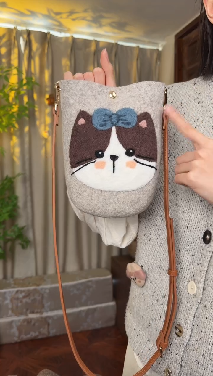 羊毛非遗羊毛毡包 手机包灰猫咪