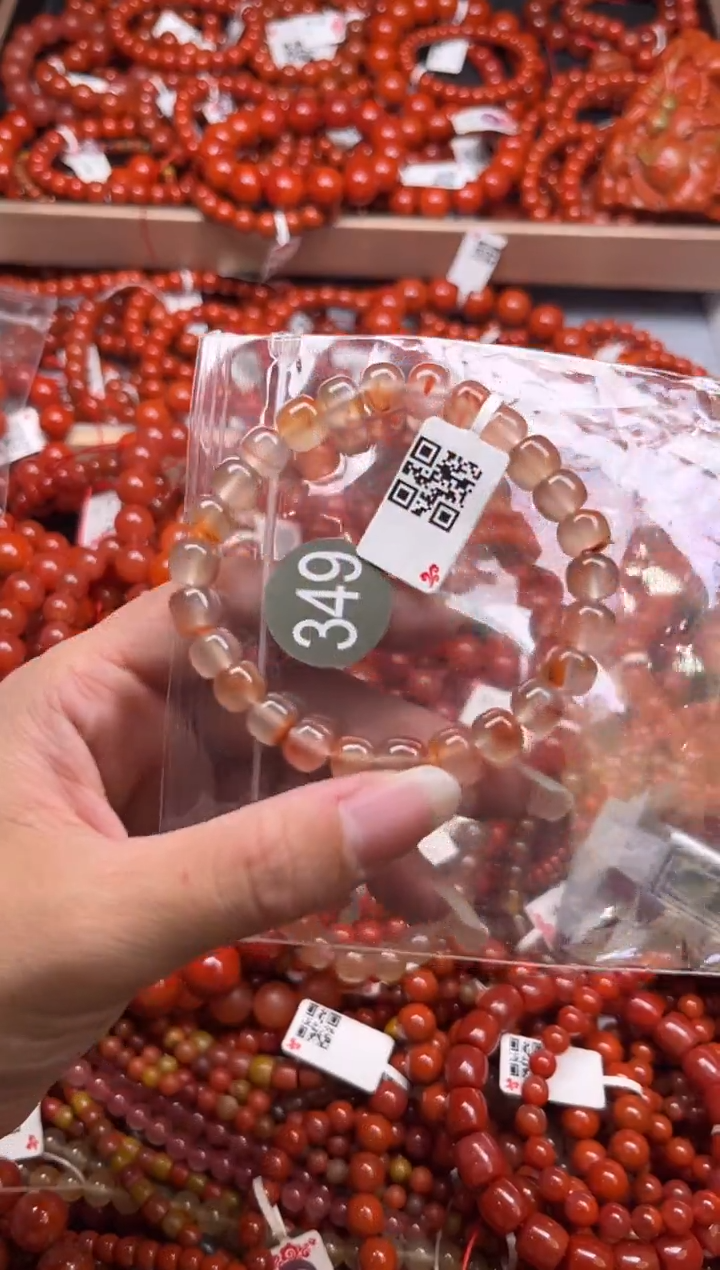 南红玛瑙未镶嵌珠宝奇石349-8