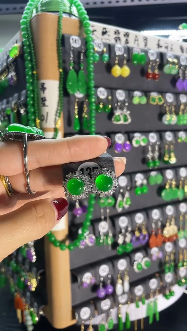 【闪购商品】翡翠耳饰银S925镶嵌135...