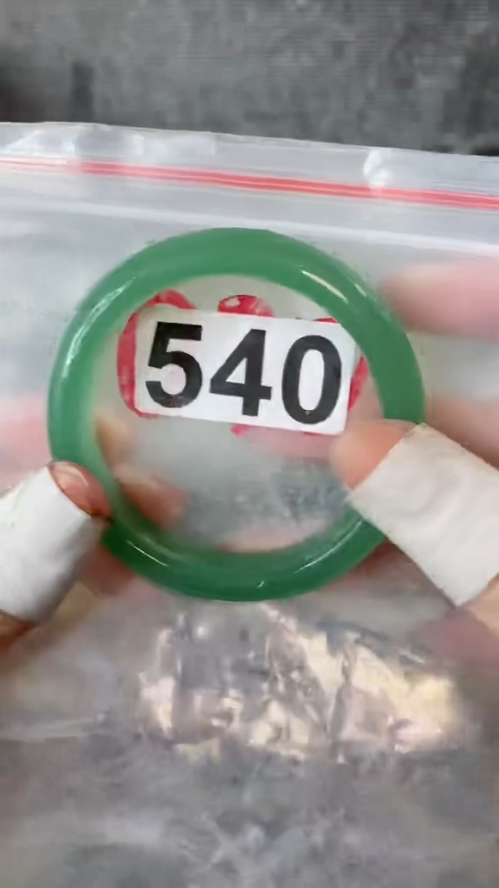 【闪购商品】石英质玉手镯未镶嵌5253+540