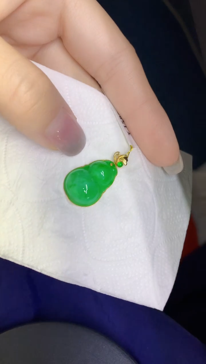 颈饰18K金镶嵌翡翠缅甸天然翡翠A货