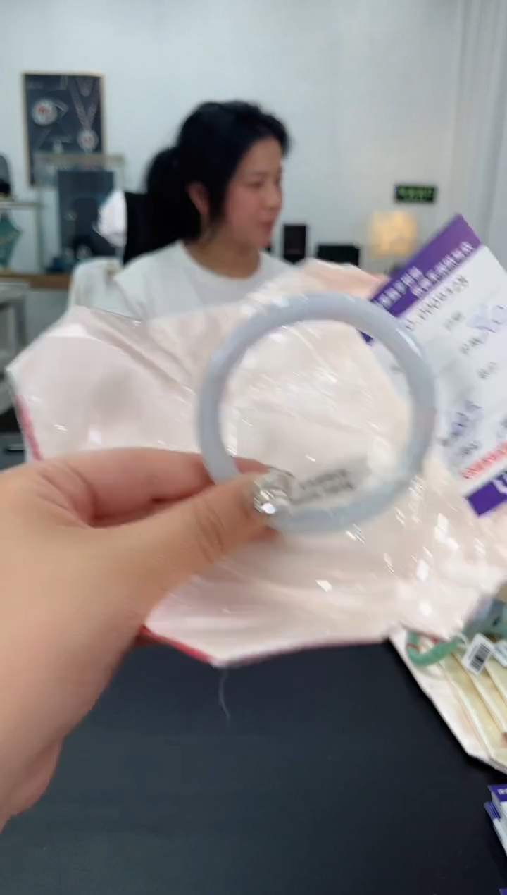 【闪购商品】翡翠手镯未镶嵌天然翡翠A货